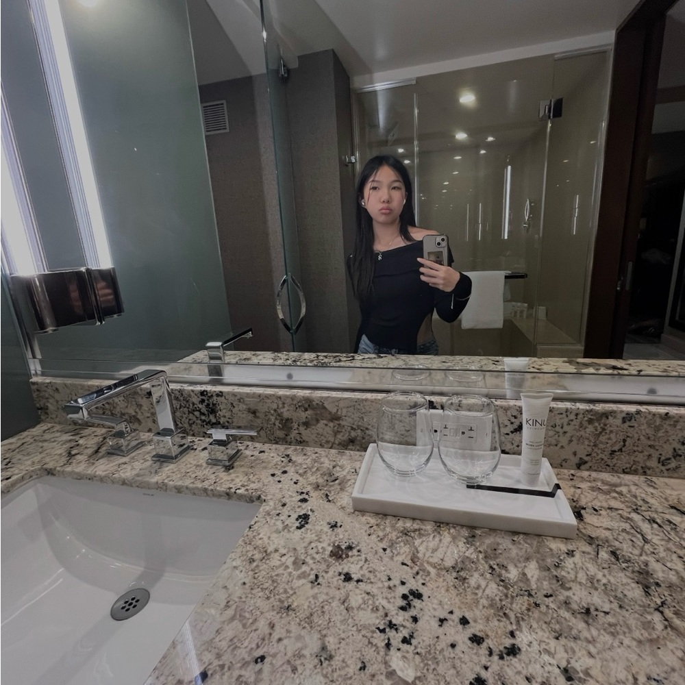Meet your Posher, Nichole